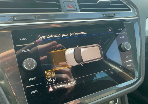 Volkswagen Tiguan cena 85900 przebieg: 121345, rok produkcji 2018 z Zaklików małe 232